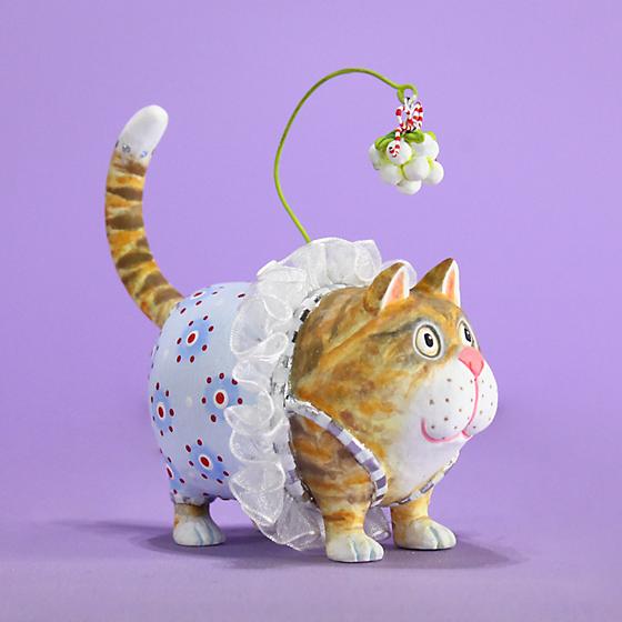 31339Missy Mistletabby Cat Ornament